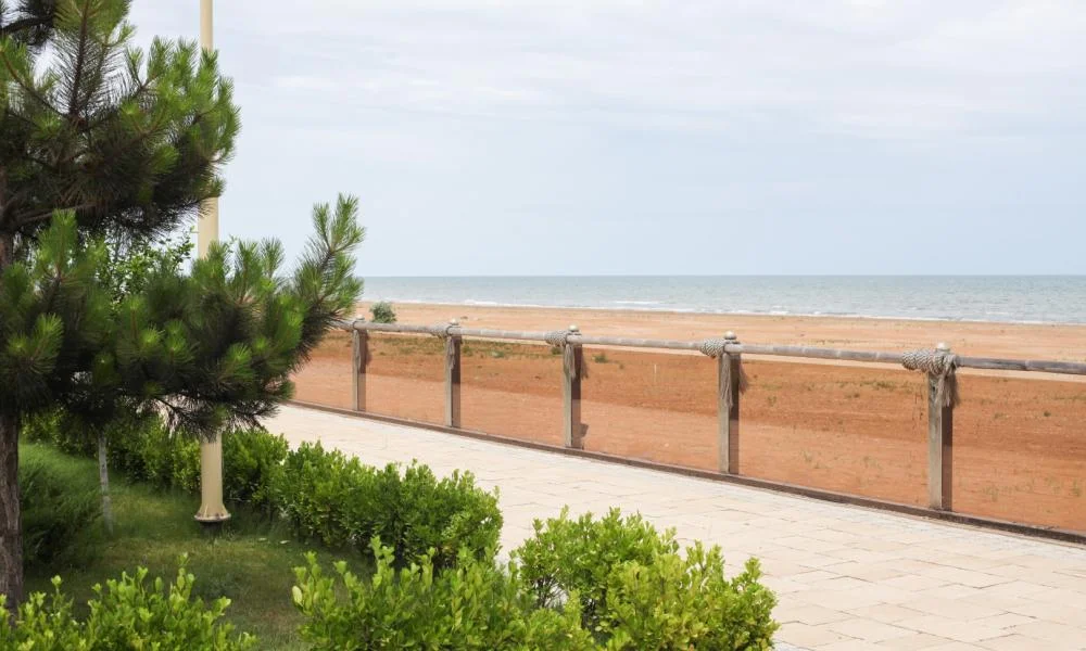 Бассейн с морской водой